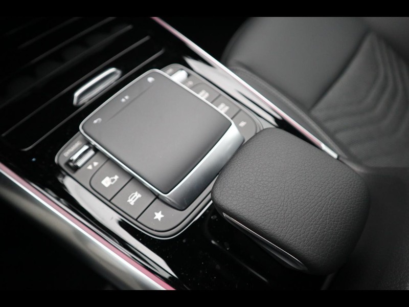 13 - Mercedes EQA 350 progressive advanced 4matic