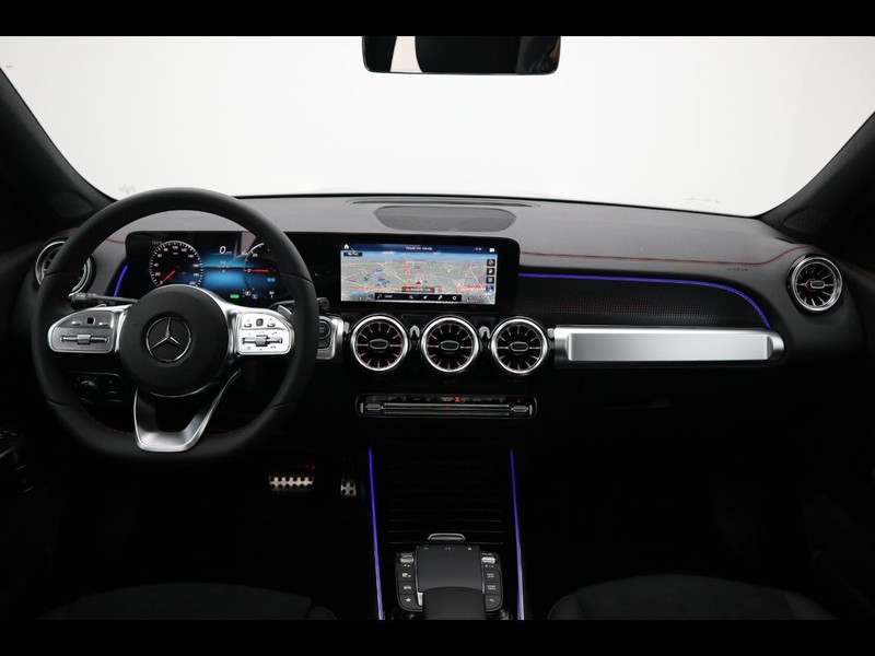 13 - Mercedes EQB 250+ amg line premium