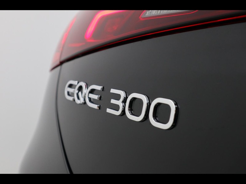 25 - Mercedes EQE 300 premium