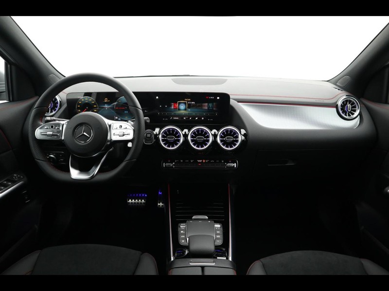 7 - Mercedes EQA 250+ premium plus