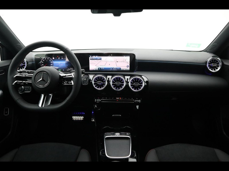 13 - Mercedes Classe A 250 e plug-in-hybrid amg line advanced plus speedshift dct amg 8g