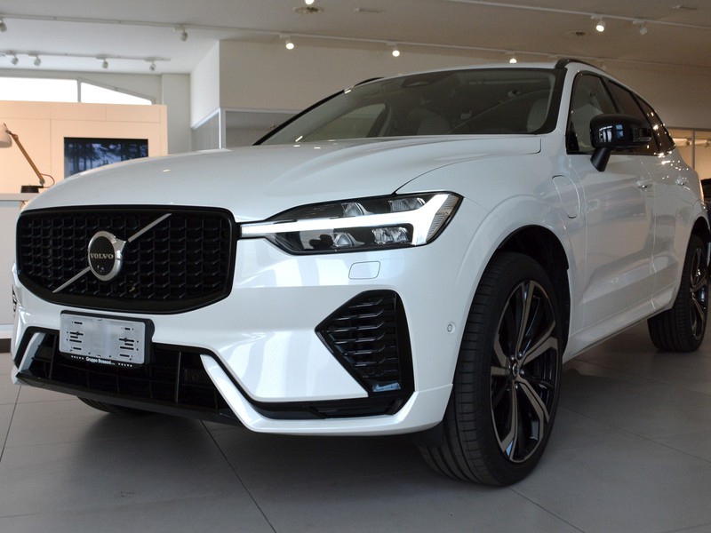 1 - Volvo XC60 2.0 t6 recharge plug-in hybrid  ultimate dark awd automatico obc 6,4kw