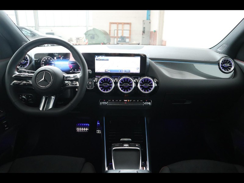 13 - Mercedes GLA 200 d amg line premium 4matic 8g-dct