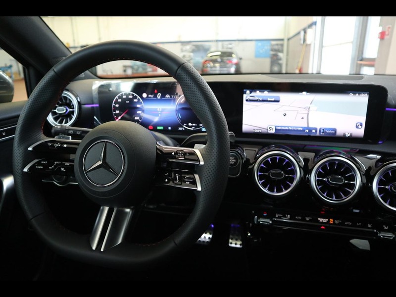 13 - Mercedes Classe A 250 e plug-in-hybrid amg line advanced plus speedshift dct amg 8g