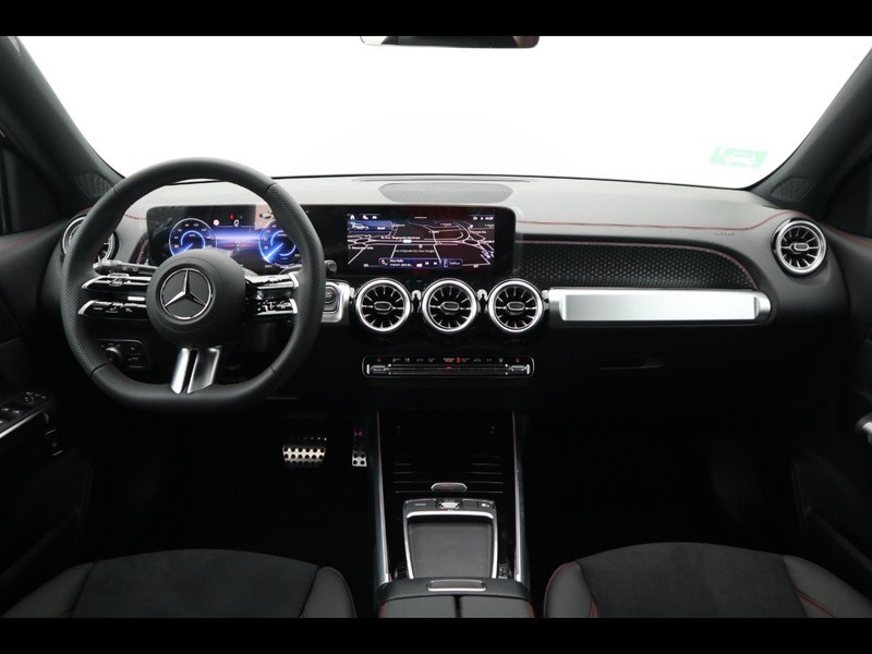 13 - Mercedes EQB 250+ amg line advanced
