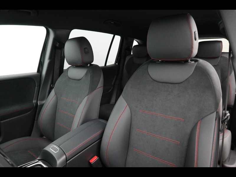 7 - Mercedes EQB 250+ amg line advanced