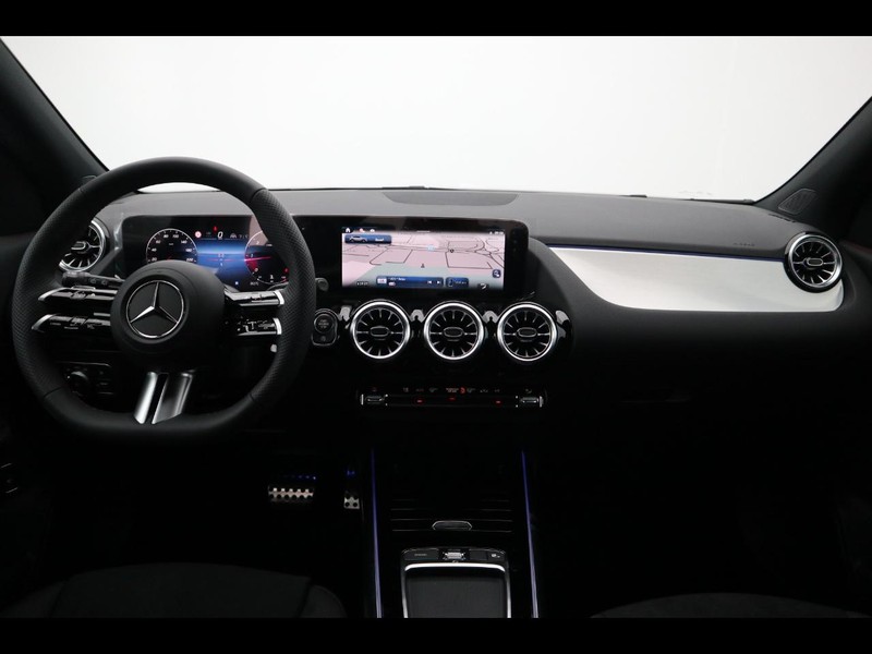 13 - Mercedes GLA 200 d amg line advanced plus 4matic 8g-dct