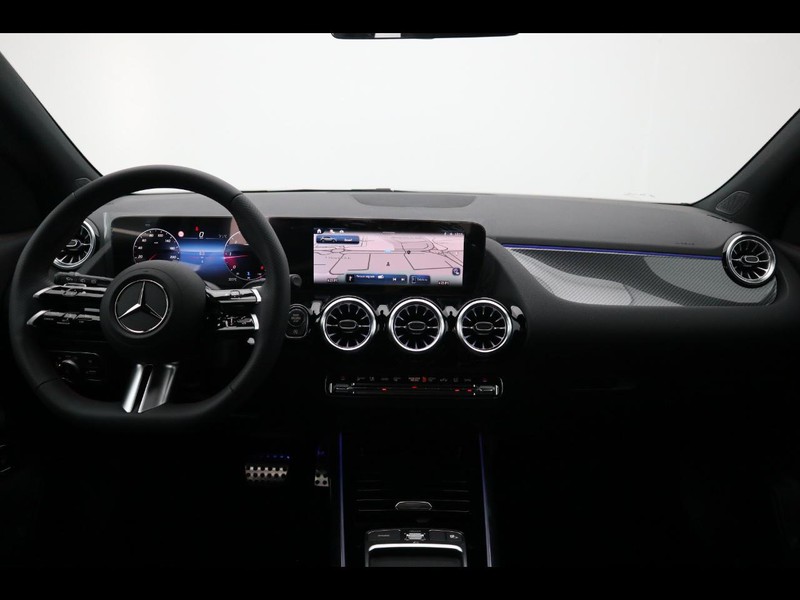 13 - Mercedes GLA 180 d amg line advanced plus 8g-dct