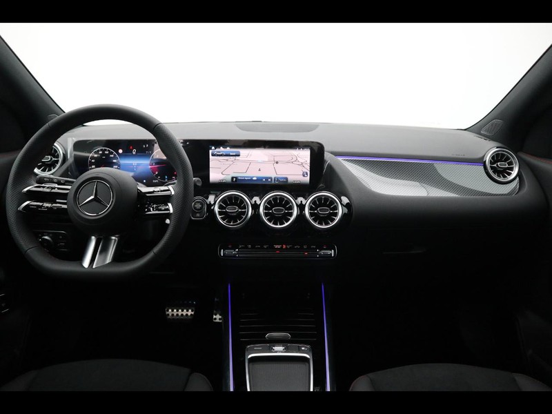 13 - Mercedes GLA 180 d amg line advanced plus 8g-dct