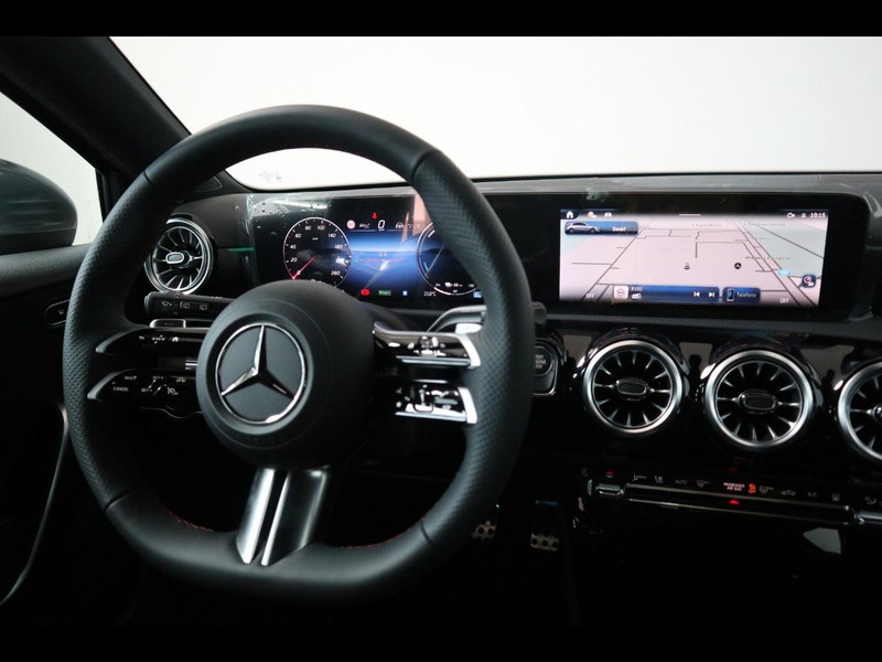 13 - Mercedes Classe A 250 e plug-in-hybrid amg line advanced plus speedshift dct amg 8g