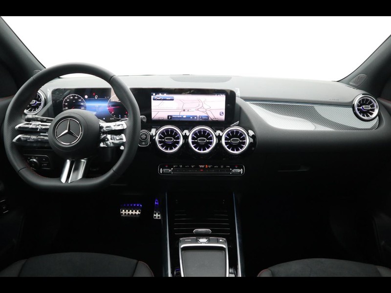 13 - Mercedes GLA 200 d amg line advanced plus 4matic 8g-dct