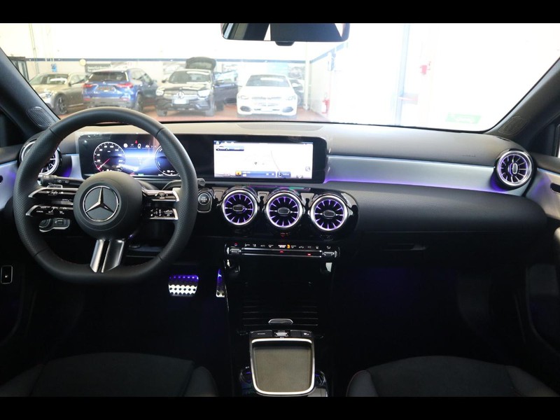 13 - Mercedes Classe A 250 e plug-in-hybrid amg line advanced plus speedshift dct amg 8g