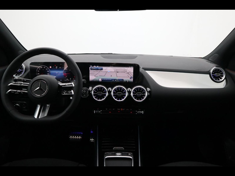 13 - Mercedes GLA 180 d amg line advanced plus 8g-dct