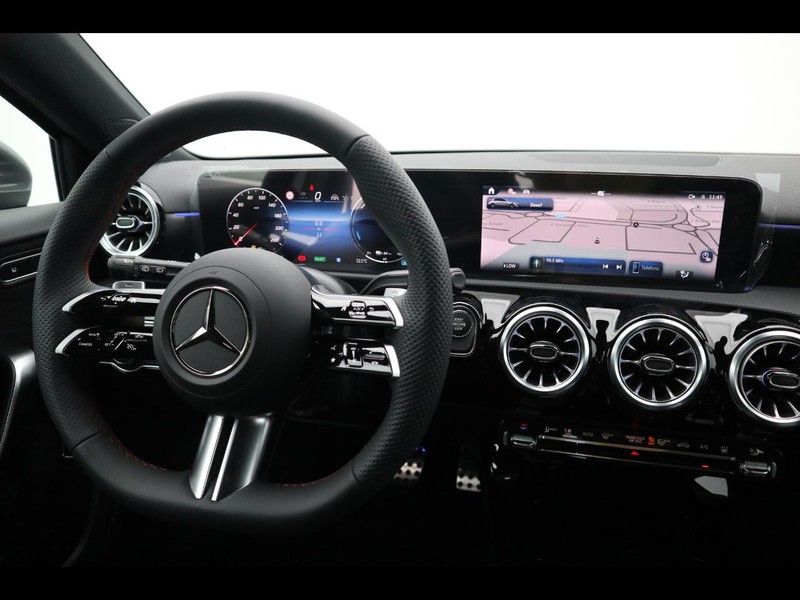 13 - Mercedes Classe A 250 e plug-in-hybrid amg line advanced plus speedshift dct amg 8g