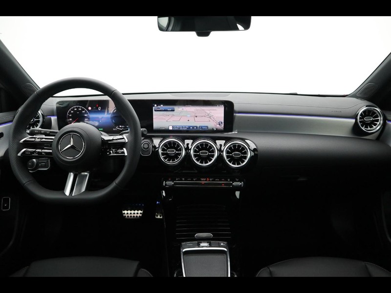 13 - Mercedes Classe A 250 e plug-in-hybrid amg line advanced plus speedshift dct amg 8g