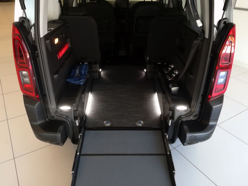 7 - Fiat Professional Doblò combi n1 1.5 bluehdi 130cv at8