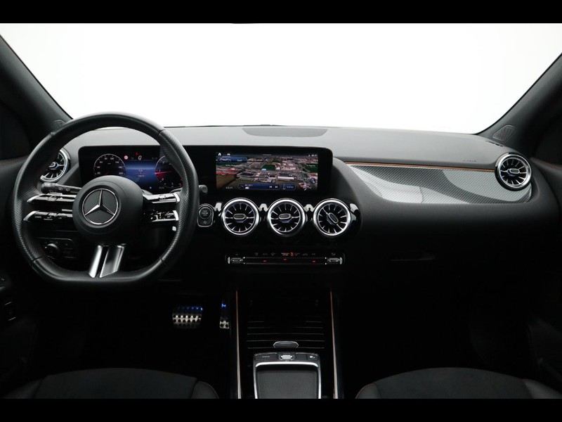 13 - Mercedes GLA 200 d amg line advanced plus 4matic 8g-dct