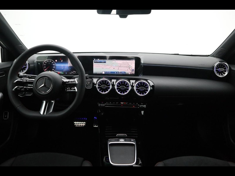 13 - Mercedes Classe A 250 e plug-in-hybrid amg line advanced plus speedshift dct amg 8g