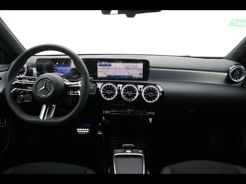 13 - Mercedes Classe A 250 e plug-in-hybrid amg line advanced plus speedshift dct amg 8g