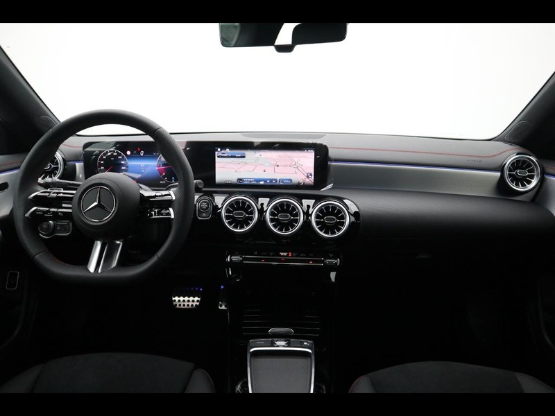 13 - Mercedes CLA coupe 200 d amg line advanced plus 8g-dct