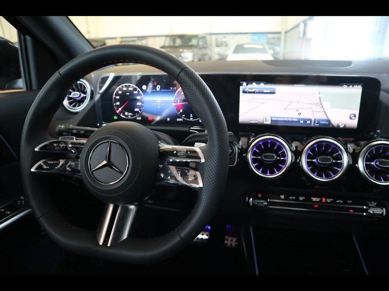 13 - Mercedes GLA 200 d amg line advanced plus 8g-dct