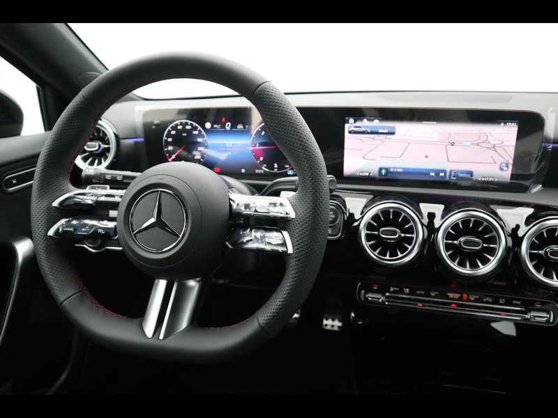 13 - Mercedes Classe A 180 d amg line advanced plus speedshift dct amg 8g