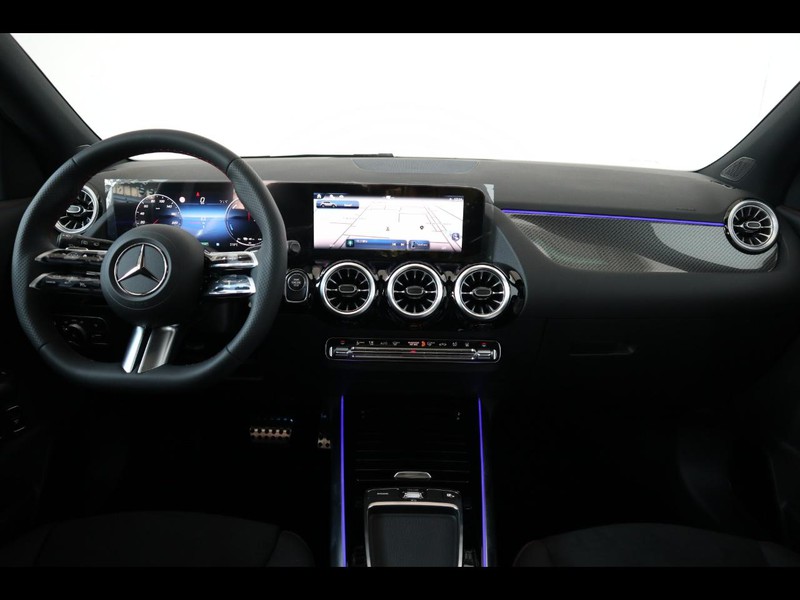 13 - Mercedes GLA 250 e plug-in-hybrid amg line premium 8g-dct