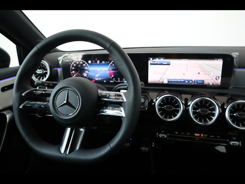 13 - Mercedes Classe A 180 d amg line advanced plus speedshift dct amg 8g