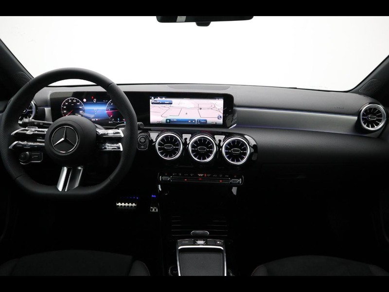 13 - Mercedes Classe A 180 d amg line advanced plus speedshift dct amg 8g