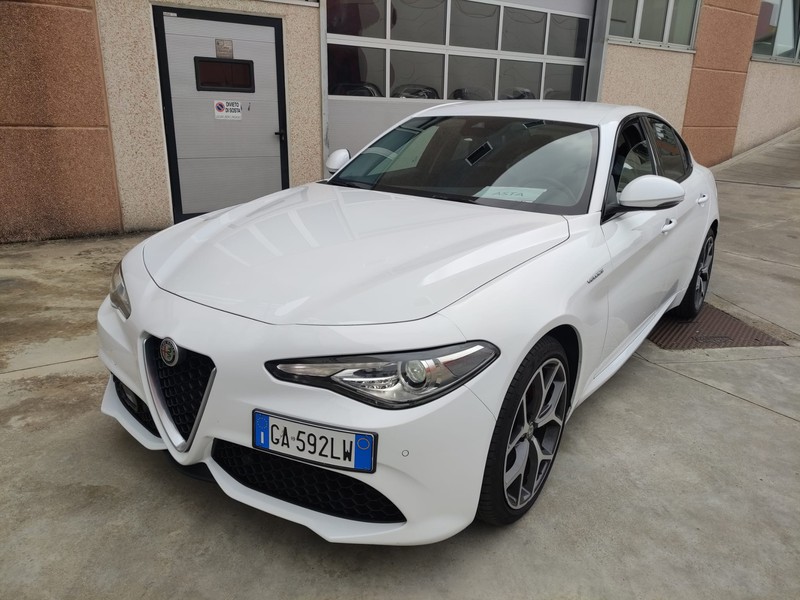 1 - Alfa Romeo Giulia berlina 2.2 turbo 210cv veloce q4 awd auto