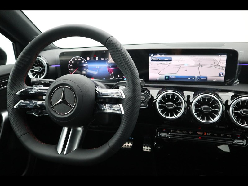 13 - Mercedes Classe A 180 d amg line advanced plus speedshift dct amg 8g