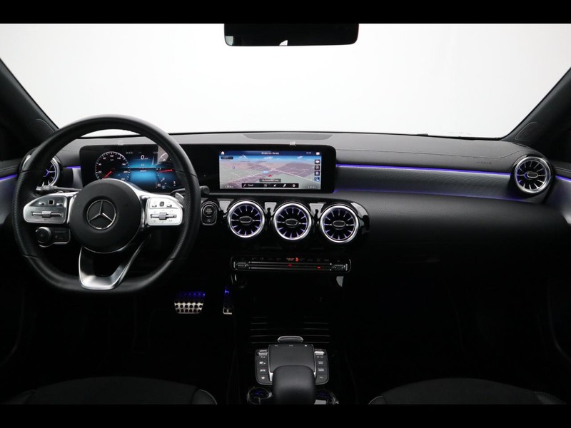 13 - Mercedes Classe A 180 d premium night edition 8g-dct