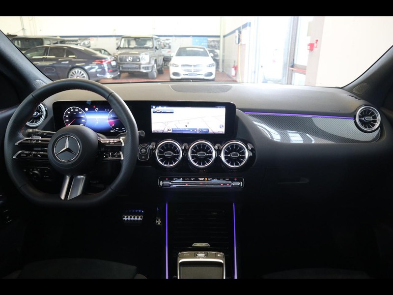 13 - Mercedes GLA 250 amg line premium 4matic 8g-dct