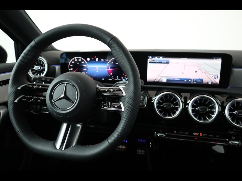 13 - Mercedes Classe A 180 d amg line advanced plus speedshift dct amg 8g