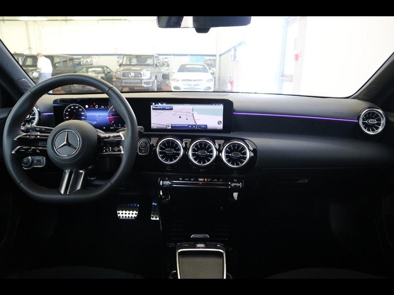 13 - Mercedes Classe A 180 d amg line advanced plus speedshift dct amg 8g