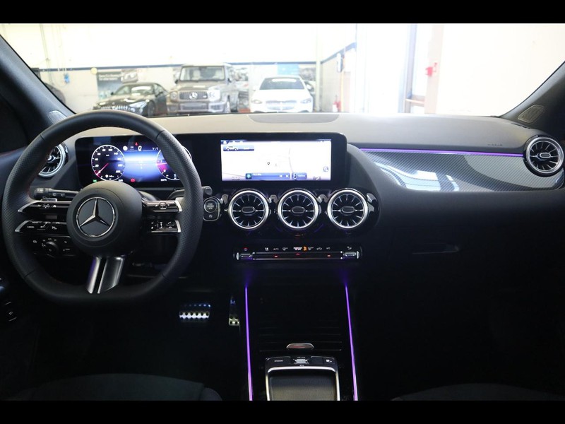 13 - Mercedes GLA 180 d amg line advanced plus 8g-dct