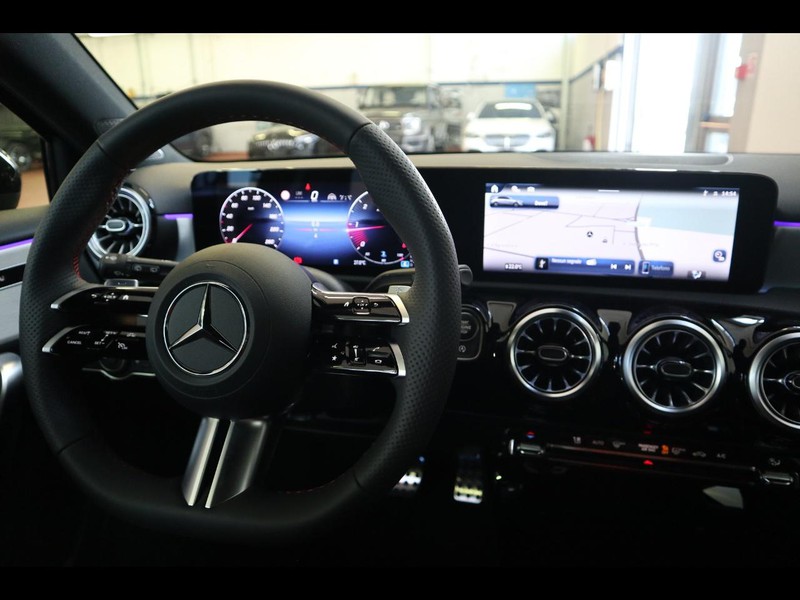 13 - Mercedes Classe A 180 d amg line advanced plus speedshift dct amg 8g