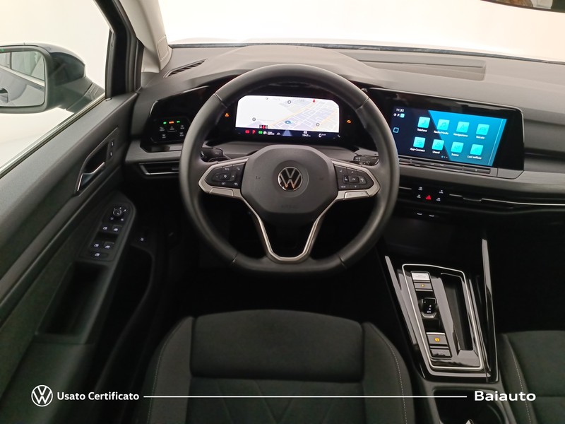 7 - Volkswagen Golf 1.4 tsi ehybrid 204cv style