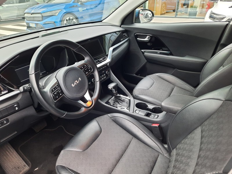 7 - Kia Niro 1.6 gdi phev style 2wd dct