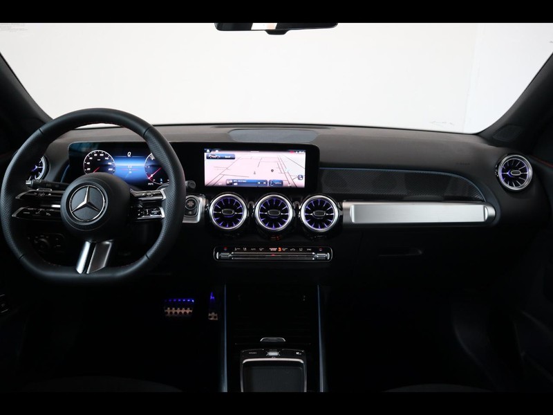 13 - Mercedes GLB 200 d amg line premium 8g-dct