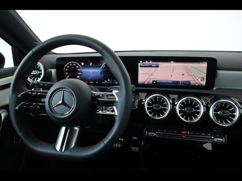 13 - Mercedes Classe A 250 e plug-in-hybrid amg line premium speedshift dct amg 8g