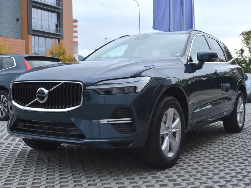 1 - Volvo XC60 2.0 b4 core automatico