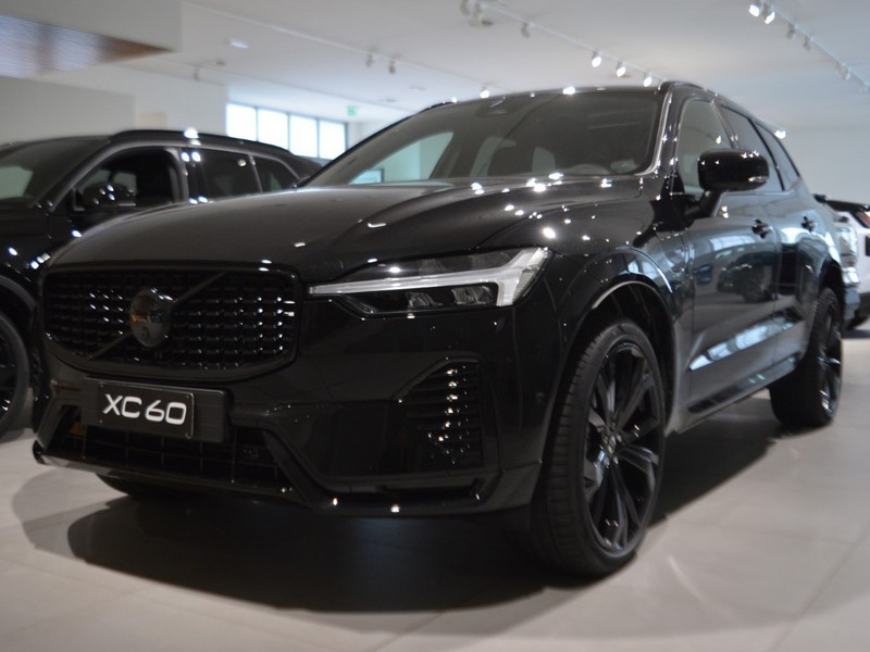 1 - Volvo XC60 2.0 t6 plug-in hybrid ultra black edition awd automatico