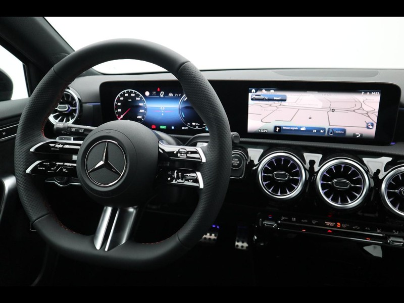 13 - Mercedes Classe A 250 e plug-in-hybrid amg line advanced plus speedshift dct amg 8g