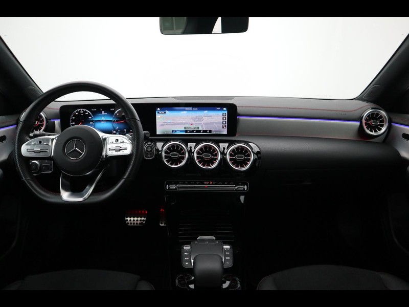 13 - Mercedes CLA shooting brake 180 d premium 8g-dct