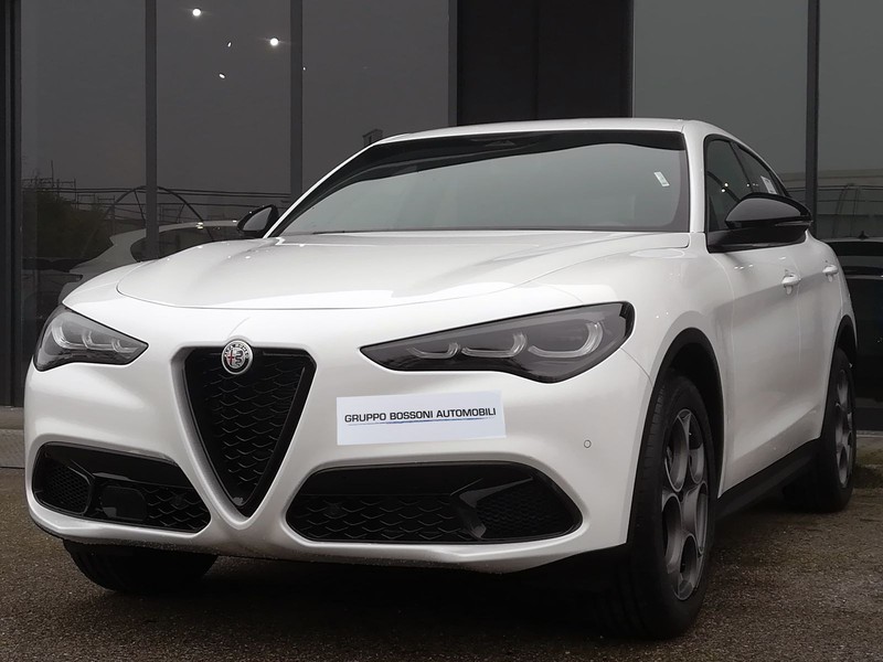 1 - Alfa Romeo Stelvio 2.2 turbo 160cv sprint rwd at8