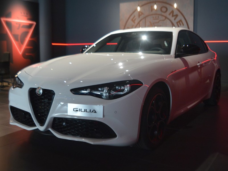 1 - Alfa Romeo Giulia 2.2 turbo 210cv veloce q4 at8