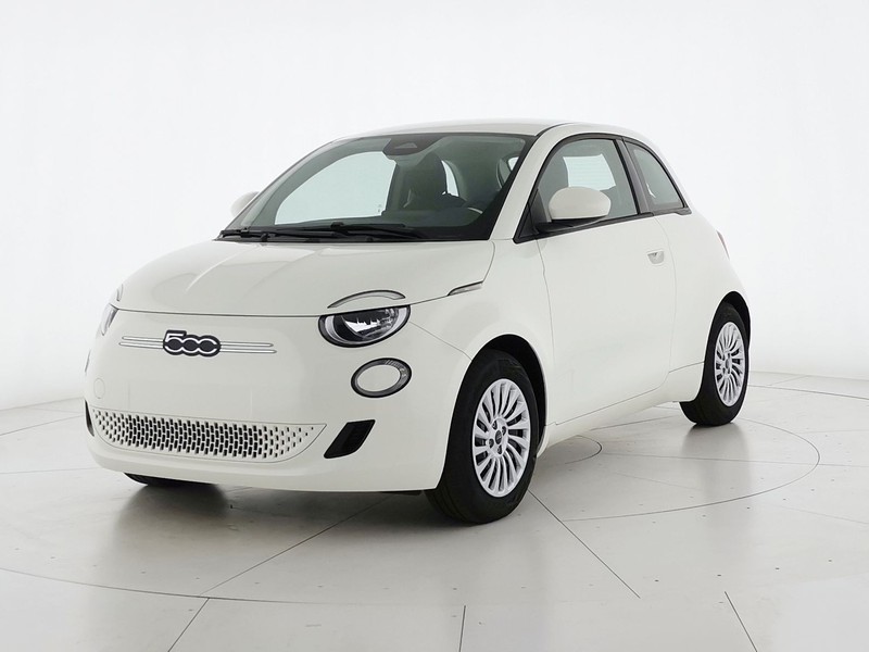 1 - Fiat 500 500e 42 kwh