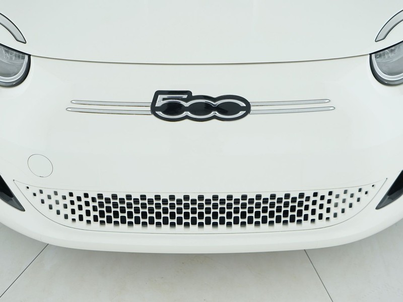 13 - Fiat 500 500e 42 kwh