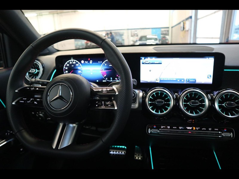 13 - Mercedes GLB 200 d amg line premium 4matic 8g-dct